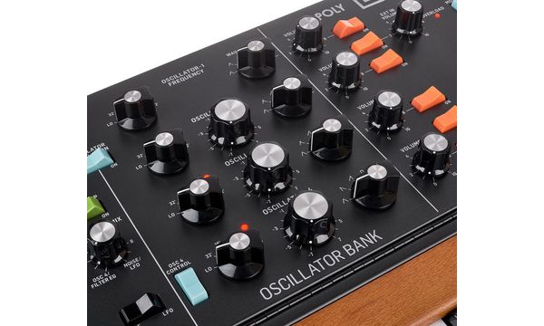 Behringer Poly D