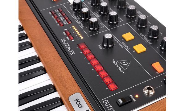 Behringer Poly D