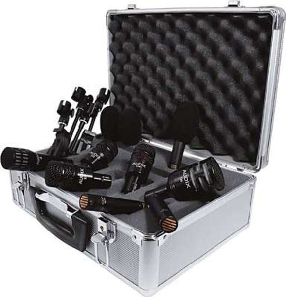 Set de microphones Audix DP8 Elite: 1 x D6 (grosse caisse); 1 x D4 (stand tom); 2 x D2 (toms); 1 x i-5 (caisse claire); 2 x SCX1-c (overheads); 1 x SCX1-hc (charleston)