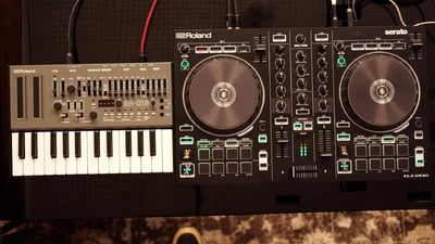 Roland DJ-202